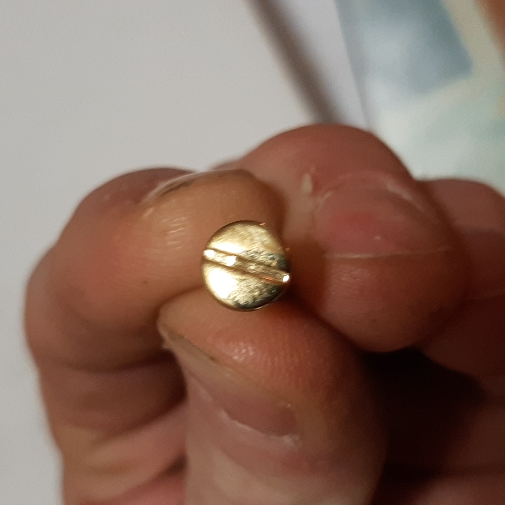 Ear Rings. 18 karat gold plating. They look like Flathead screws. - Picture 4 of 4